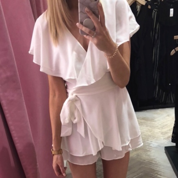 White romper - Picture 2 of 3